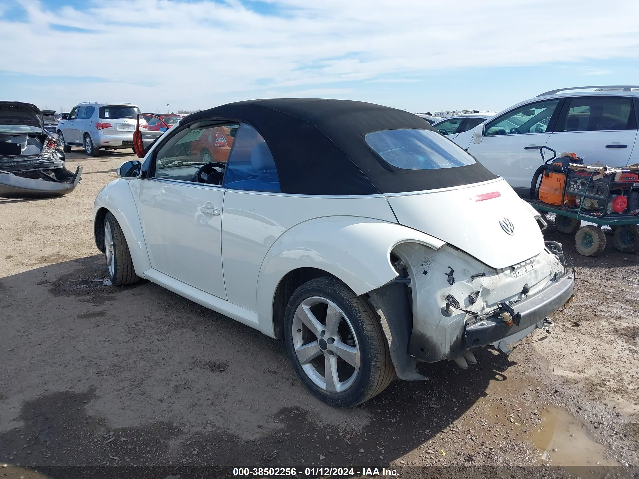 Photo 2 VIN: 3VWFF31Y67M411728 - VOLKSWAGEN BEETLE 