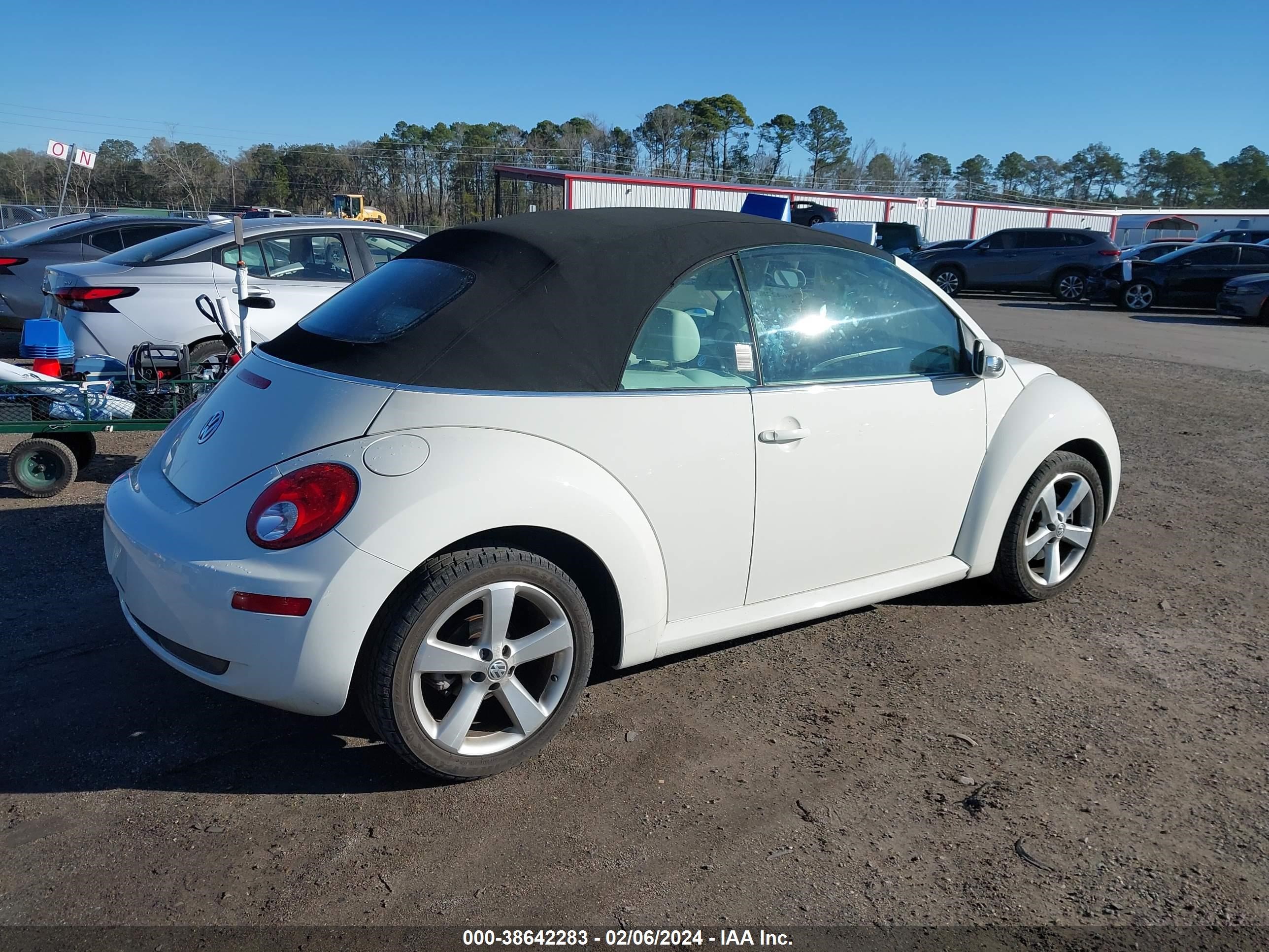 Photo 3 VIN: 3VWFF31Y67M420896 - VOLKSWAGEN BEETLE 