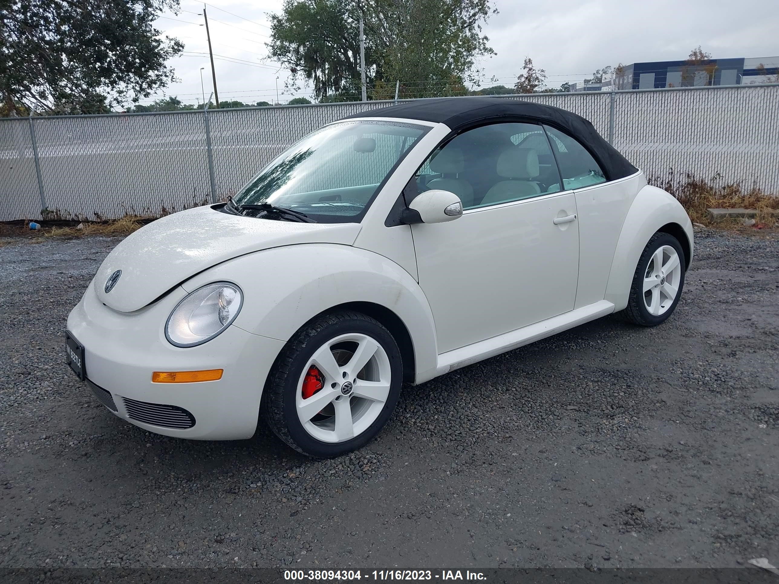 Photo 1 VIN: 3VWFF31YX7M417743 - VOLKSWAGEN BEETLE 