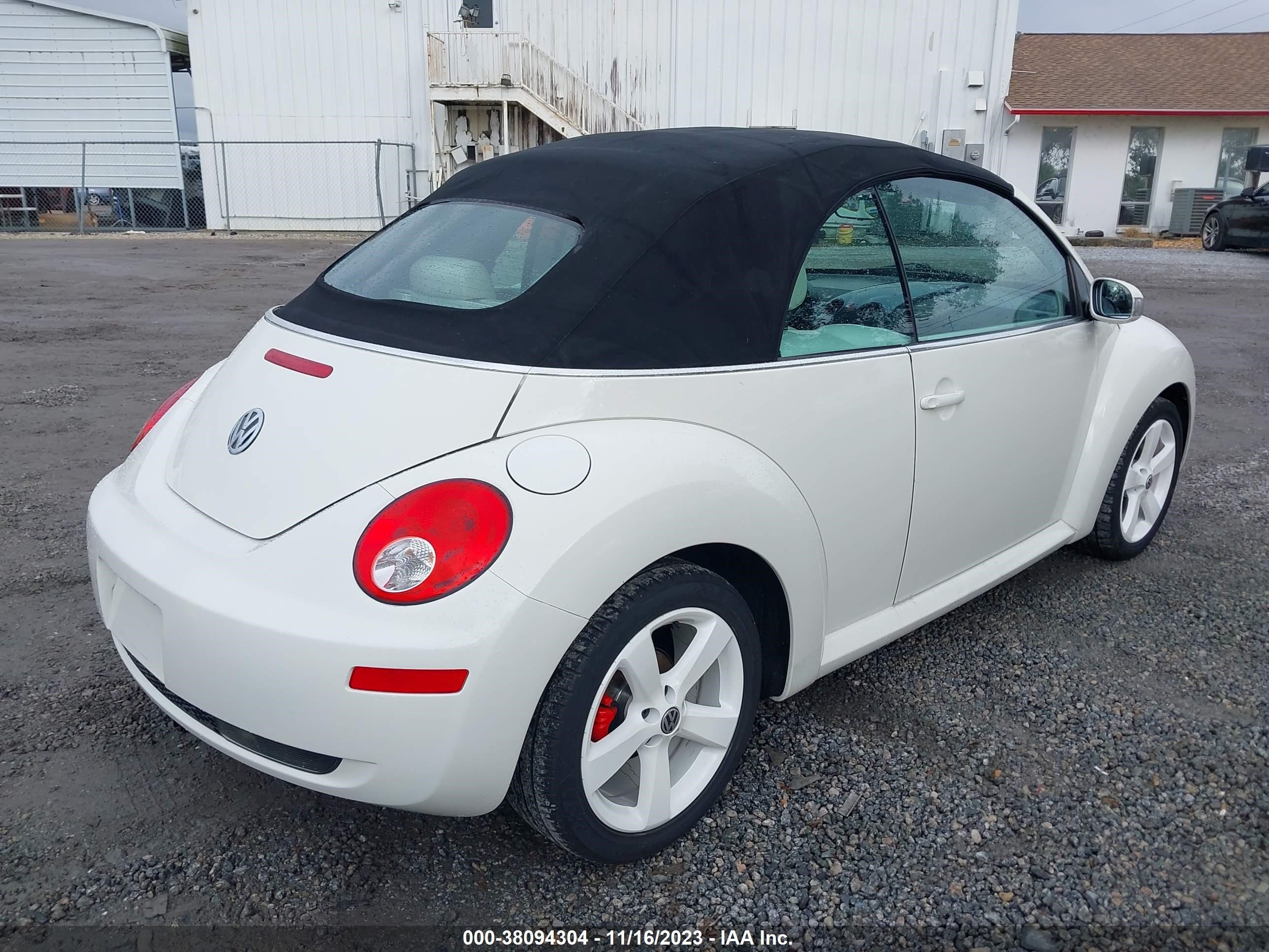 Photo 3 VIN: 3VWFF31YX7M417743 - VOLKSWAGEN BEETLE 