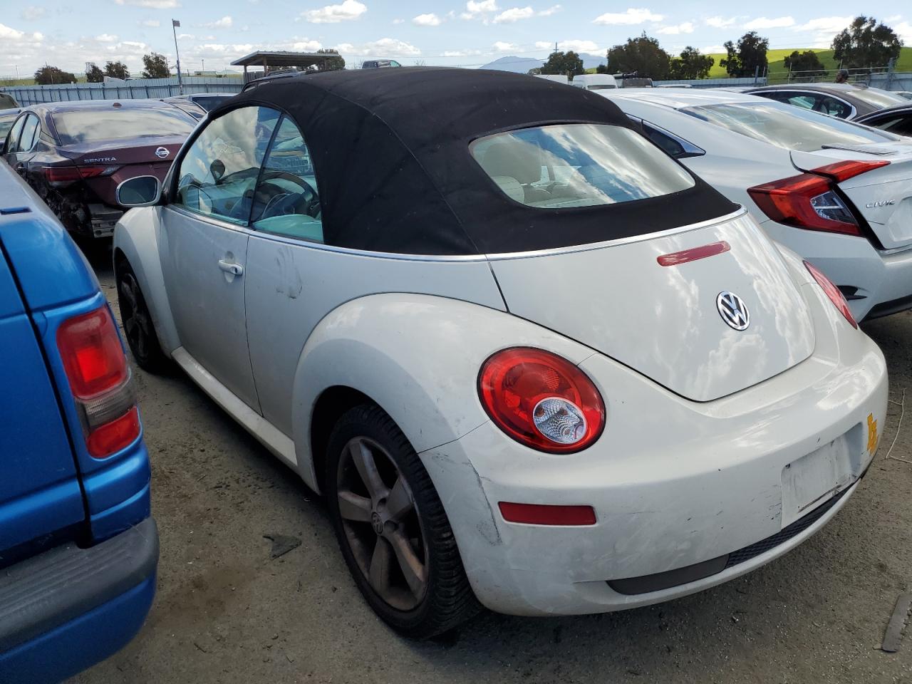 Photo 1 VIN: 3VWFG31Y57M415640 - VOLKSWAGEN BEETLE 