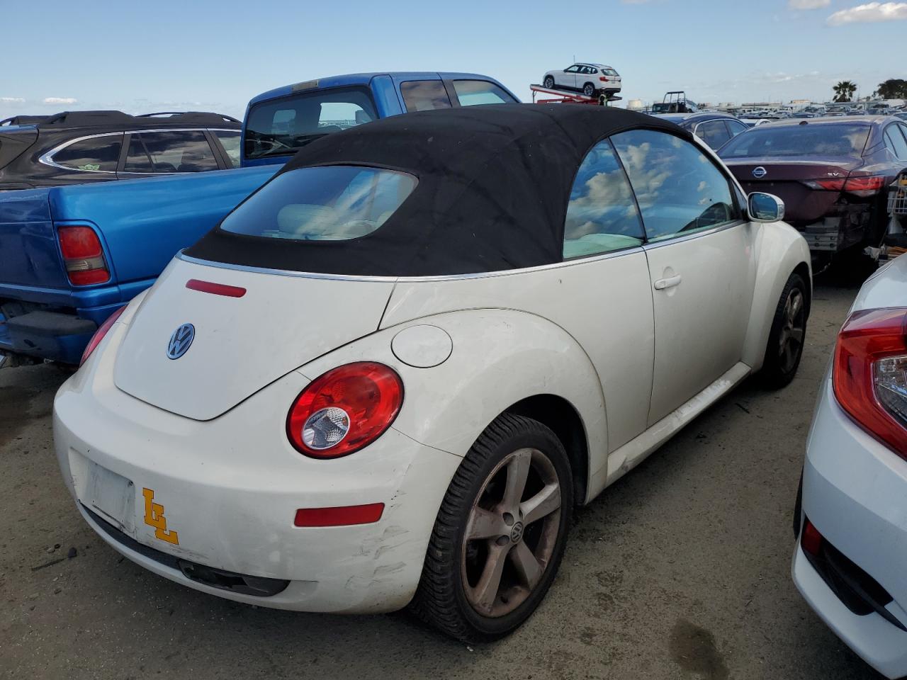 Photo 2 VIN: 3VWFG31Y57M415640 - VOLKSWAGEN BEETLE 