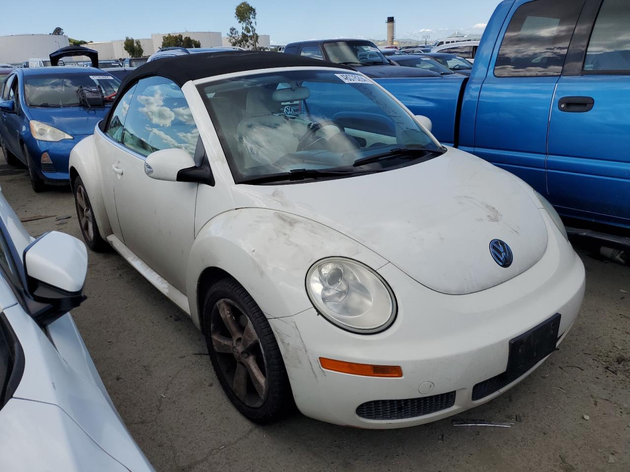 Photo 3 VIN: 3VWFG31Y57M415640 - VOLKSWAGEN BEETLE 