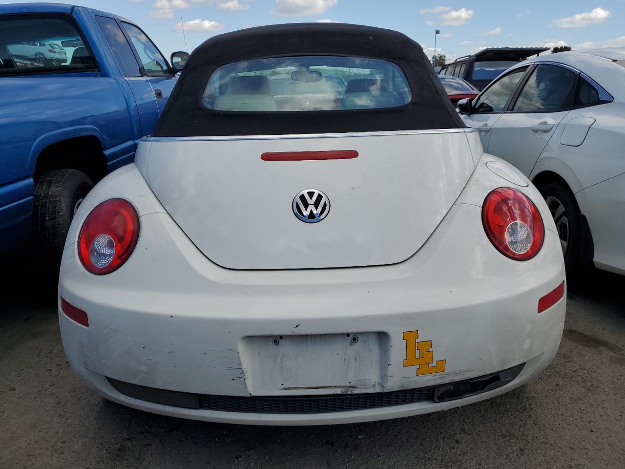 Photo 5 VIN: 3VWFG31Y57M415640 - VOLKSWAGEN BEETLE 