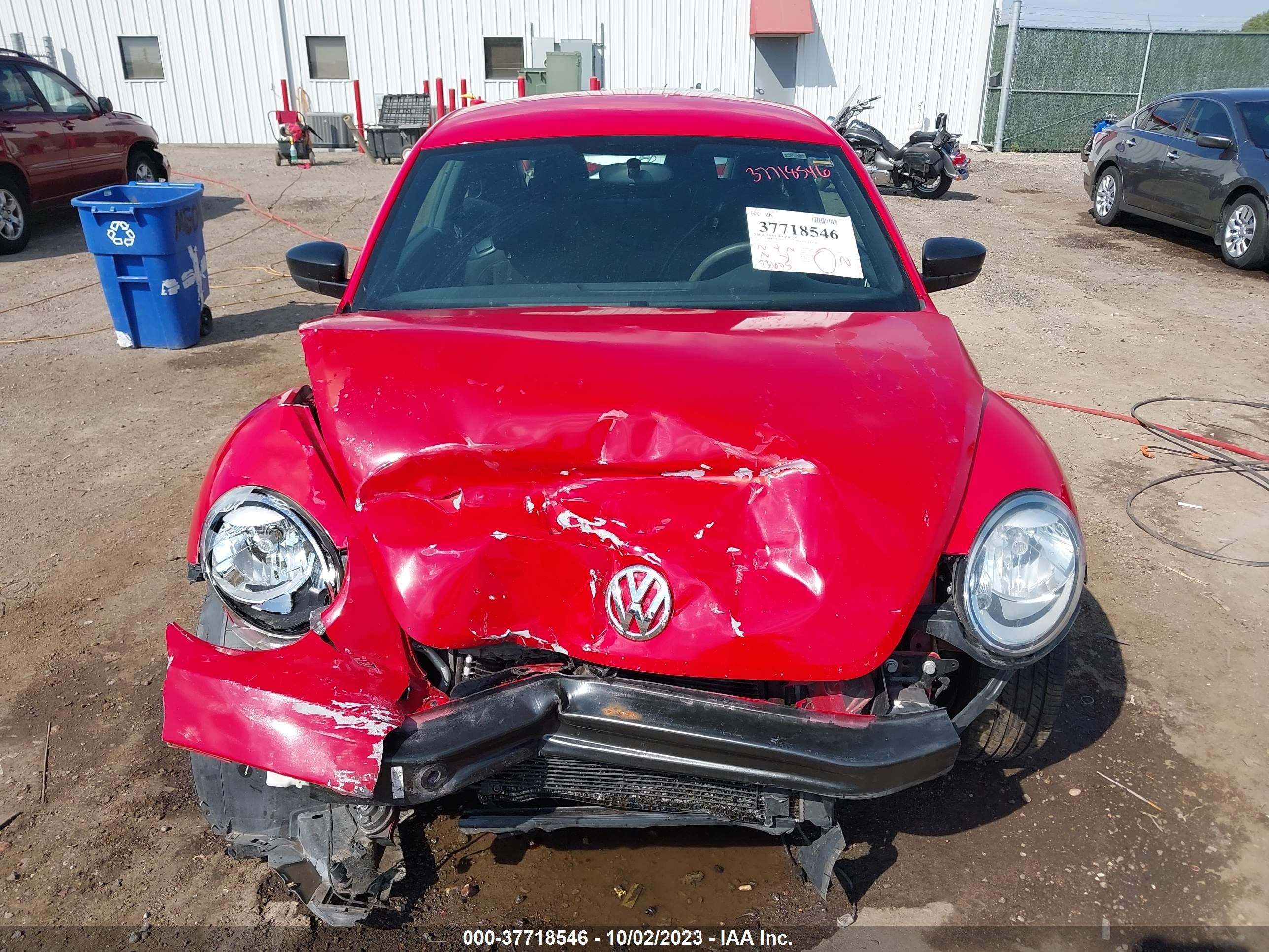 Photo 11 VIN: 3VWFP7AT2EM627307 - VOLKSWAGEN BEETLE COUPE 