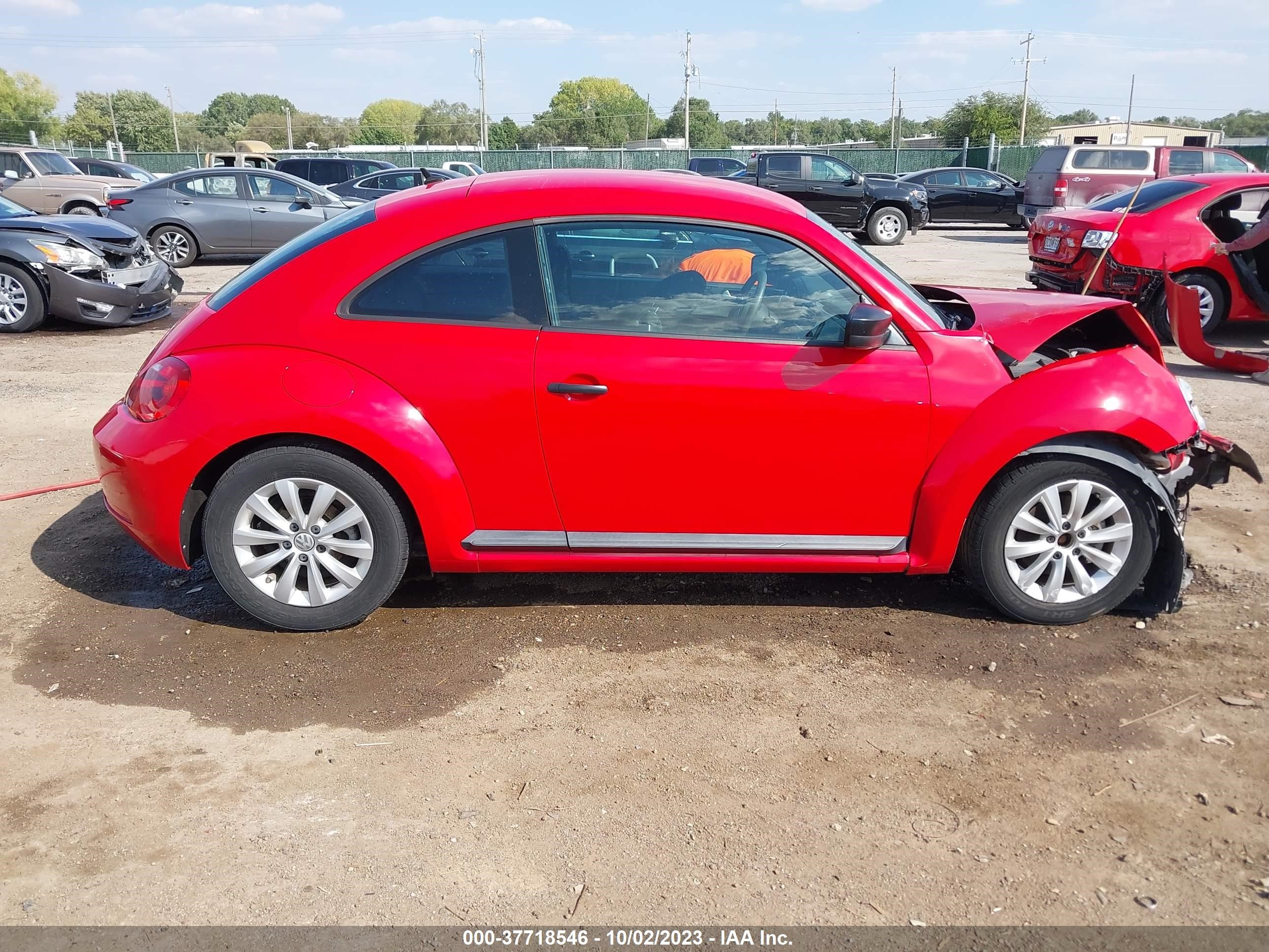 Photo 12 VIN: 3VWFP7AT2EM627307 - VOLKSWAGEN BEETLE COUPE 