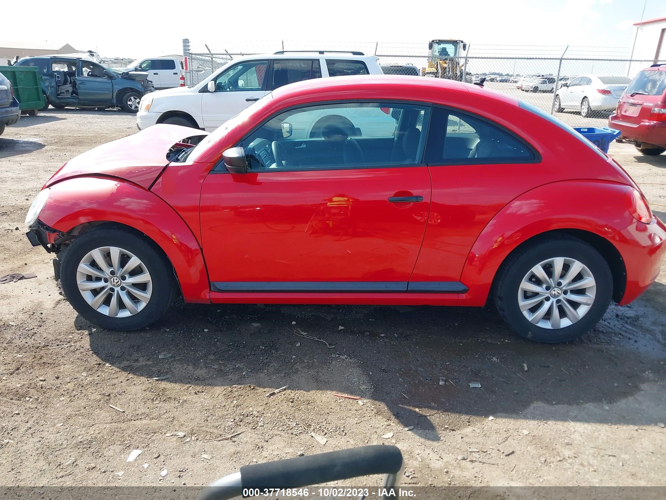 Photo 13 VIN: 3VWFP7AT2EM627307 - VOLKSWAGEN BEETLE COUPE 