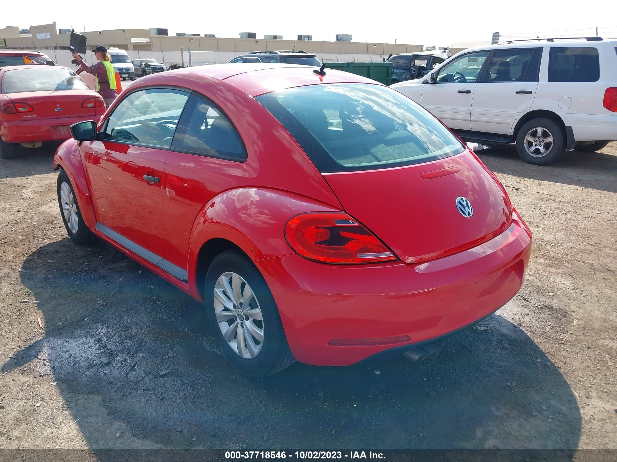 Photo 2 VIN: 3VWFP7AT2EM627307 - VOLKSWAGEN BEETLE COUPE 