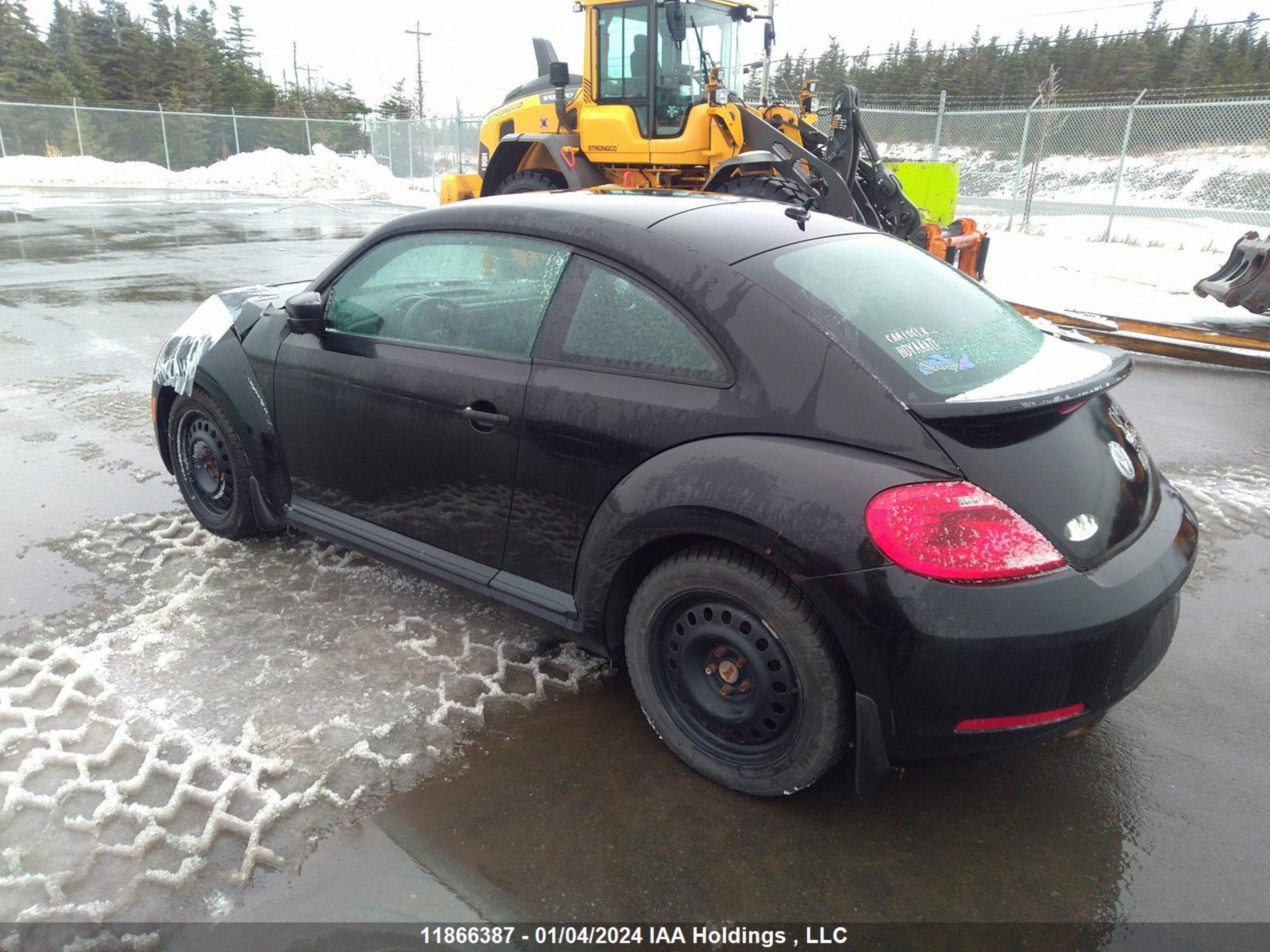 Photo 2 VIN: 3VWFP7AT5CM615665 - VOLKSWAGEN BEETLE 