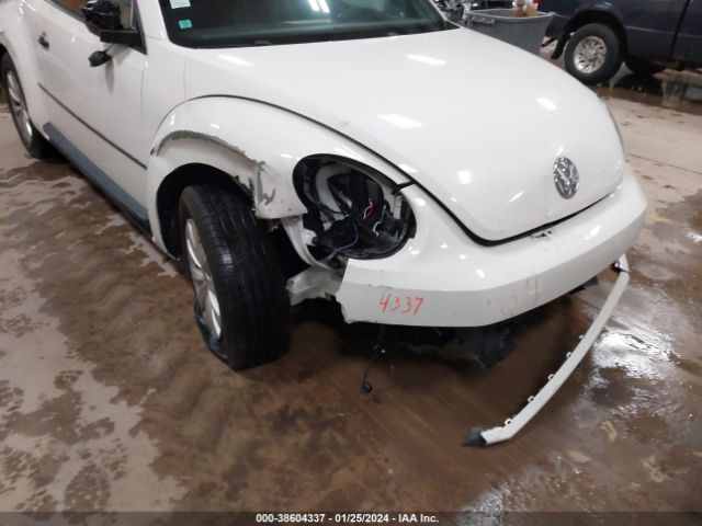 Photo 5 VIN: 3VWFP7AT5EM621128 - VOLKSWAGEN BEETLE 