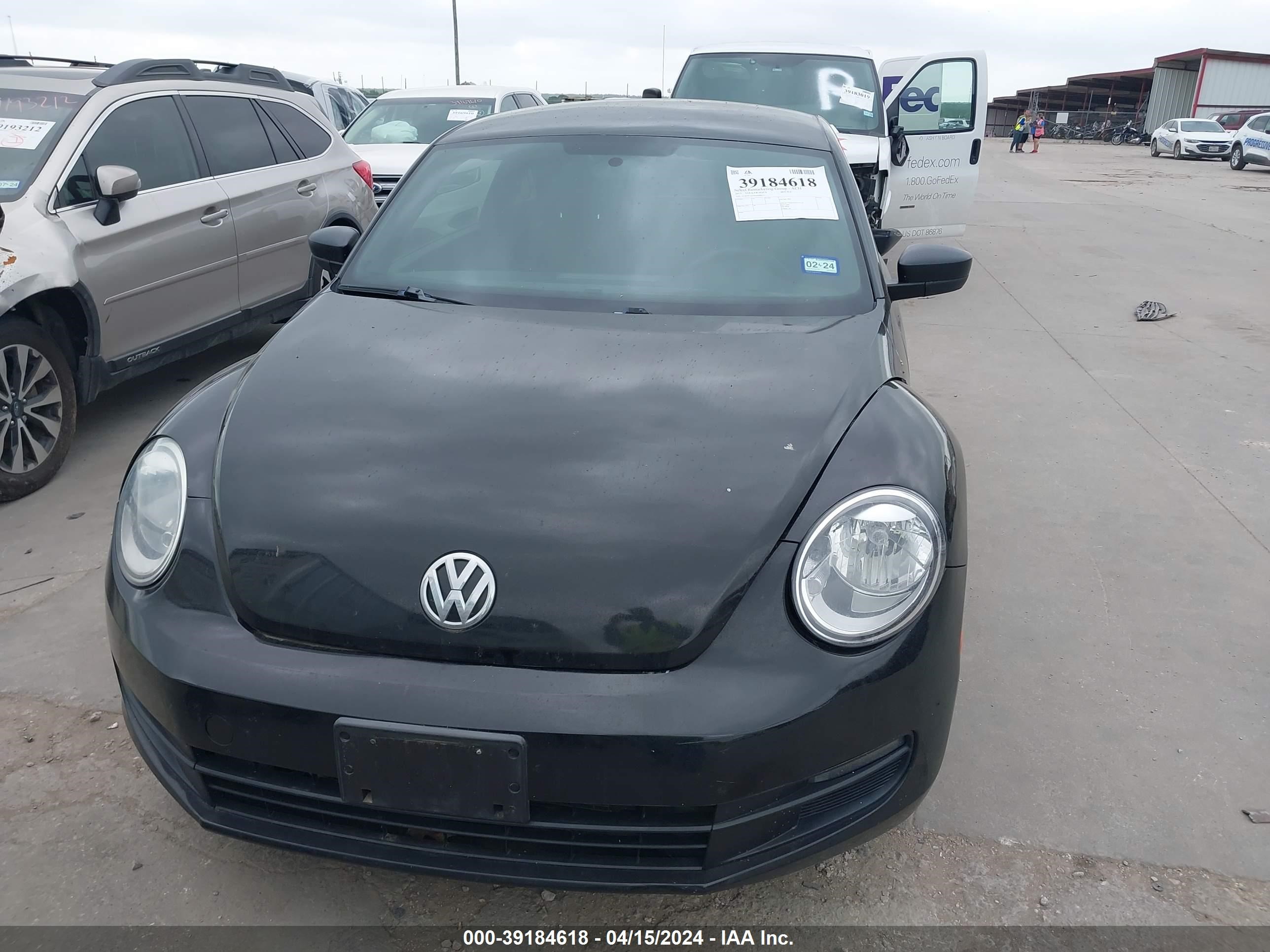 Photo 5 VIN: 3VWFP7AT9DM688653 - VOLKSWAGEN BEETLE 