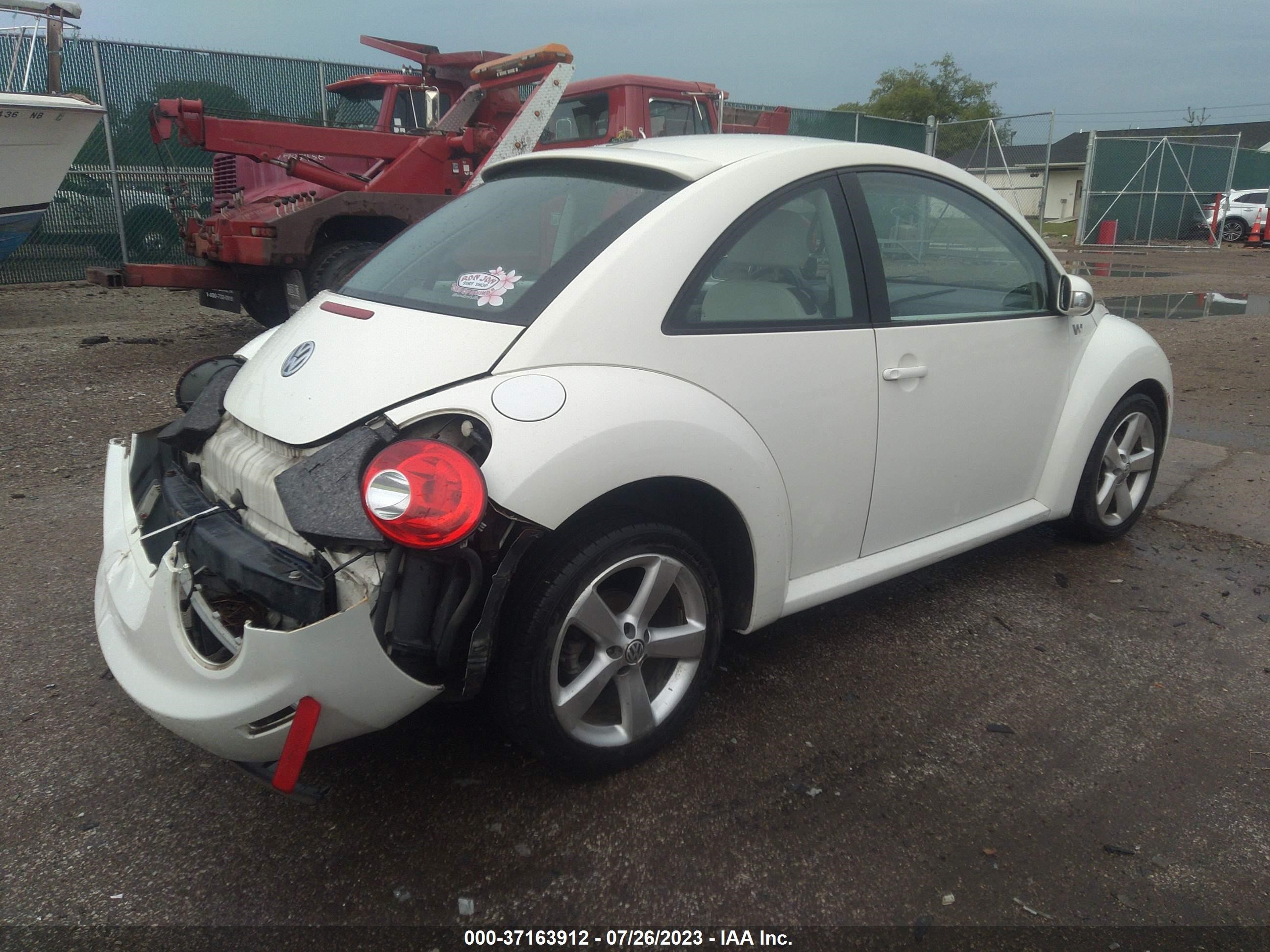 Photo 3 VIN: 3VWFW31C88M510654 - VOLKSWAGEN BEETLE 