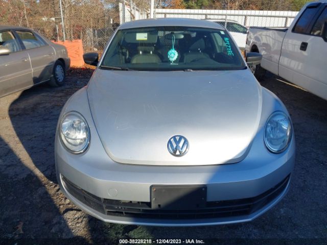 Photo 5 VIN: 3VWFX7ATXDM604114 - VOLKSWAGEN BEETLE 