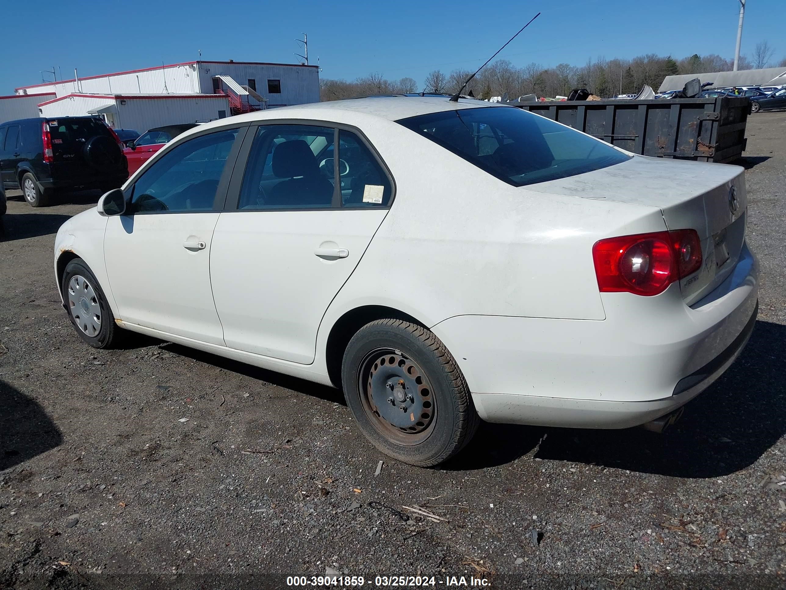 Photo 2 VIN: 3VWGG71K27M131051 - VOLKSWAGEN JETTA 