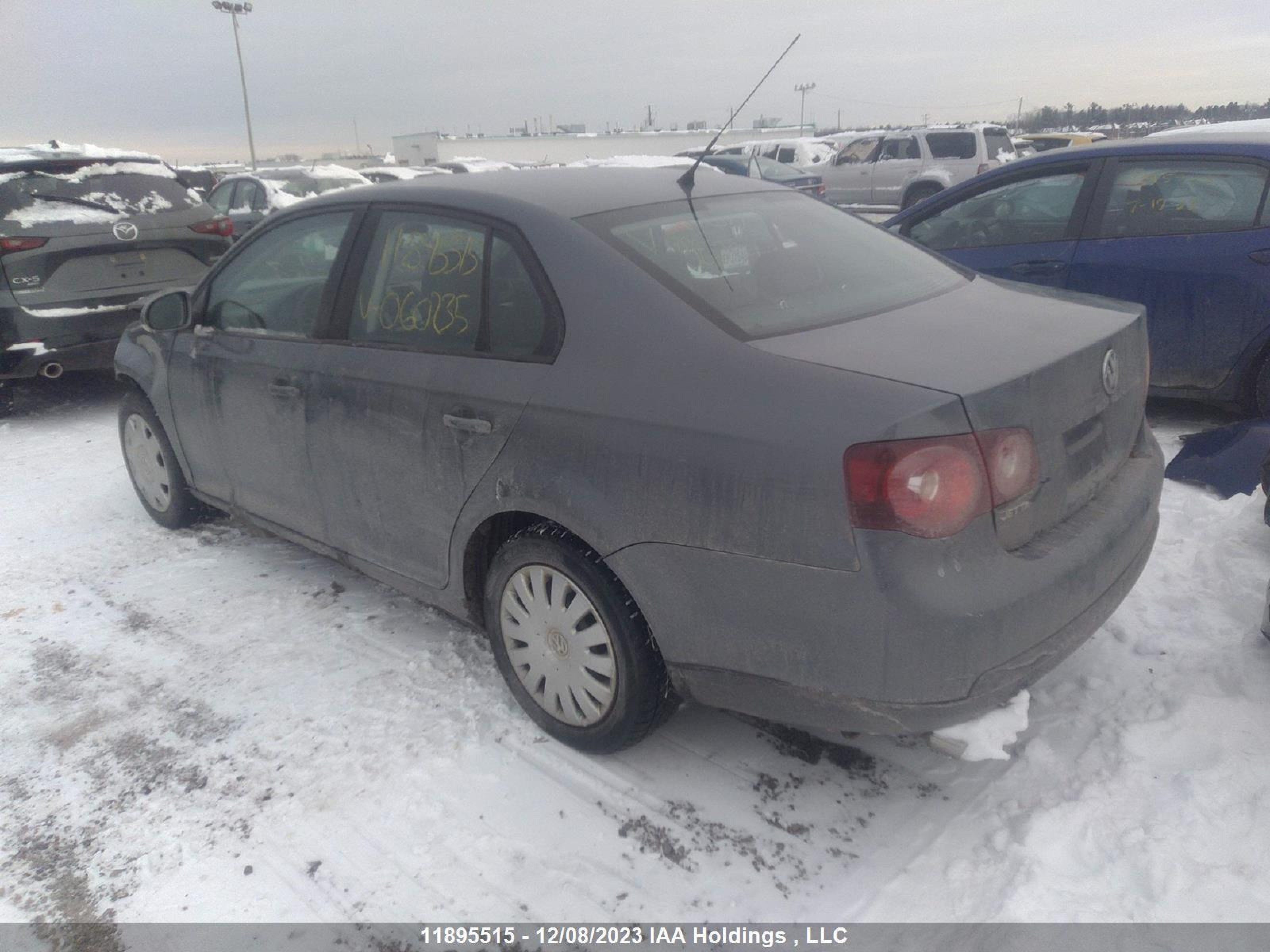 Photo 2 VIN: 3VWGM31K38M060235 - VOLKSWAGEN JETTA 