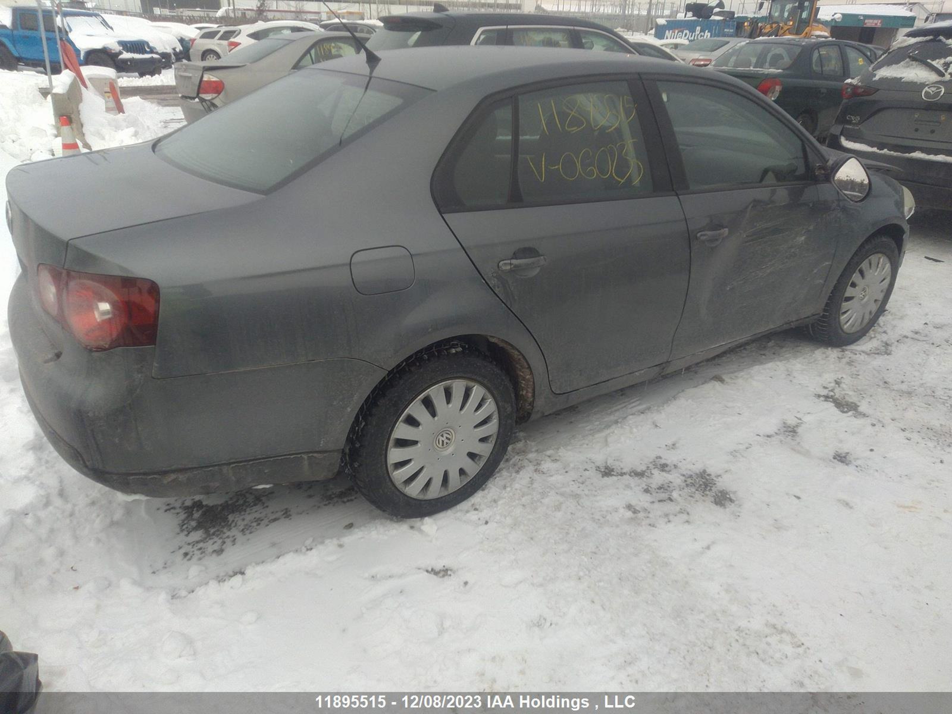 Photo 3 VIN: 3VWGM31K38M060235 - VOLKSWAGEN JETTA 