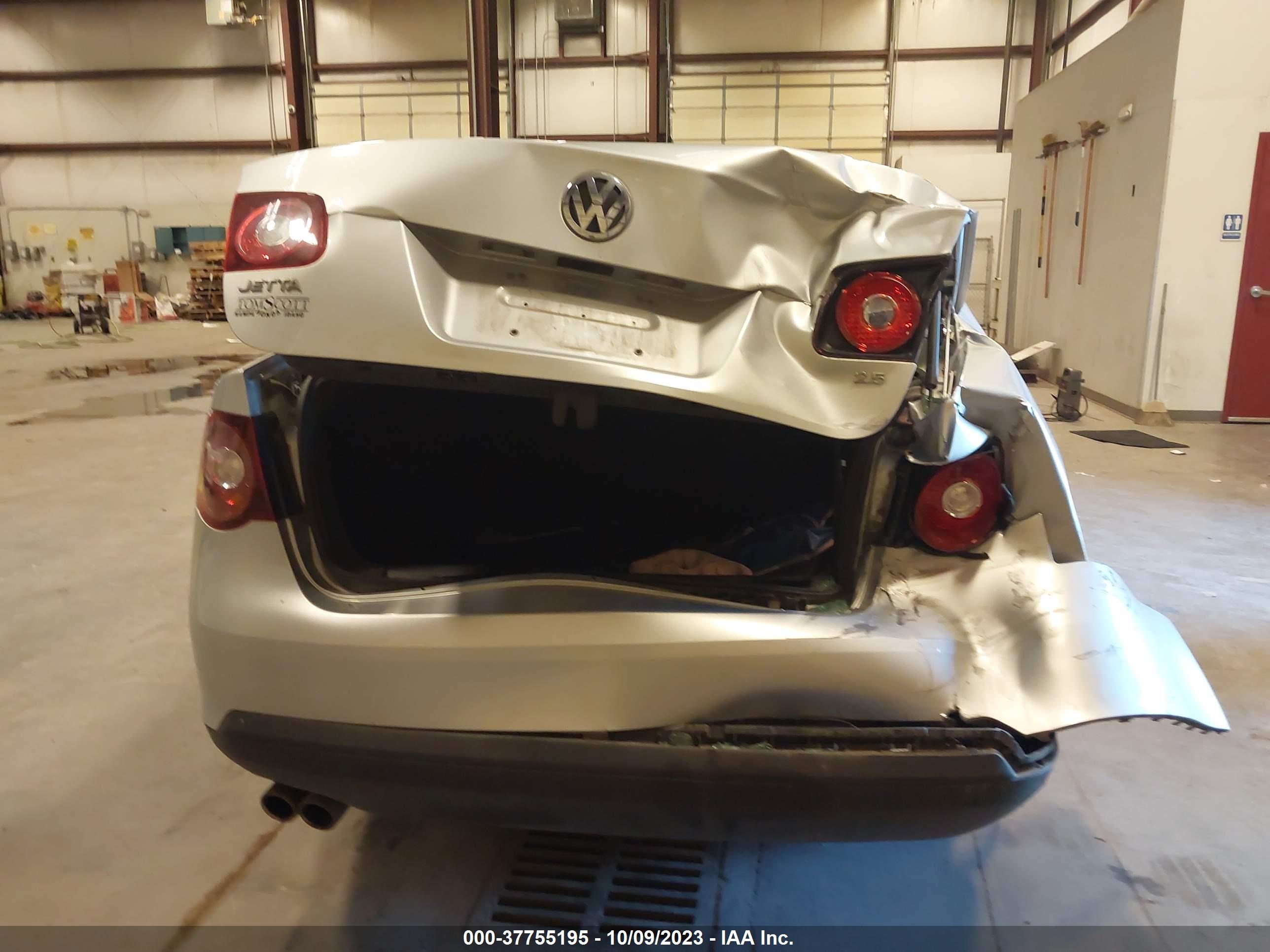 Photo 15 VIN: 3VWHM71K19M079492 - VOLKSWAGEN JETTA 