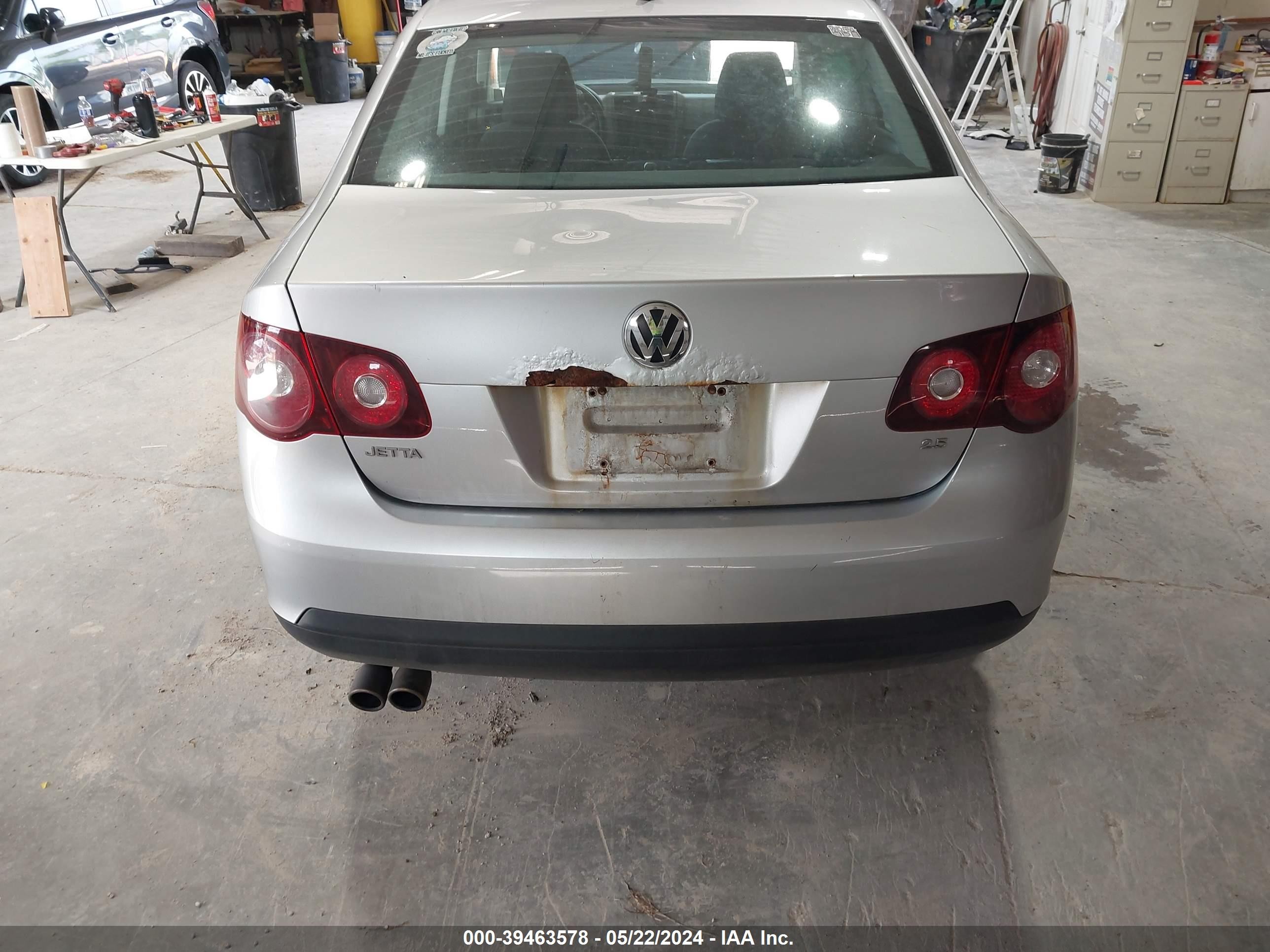 Photo 16 VIN: 3VWHM71K29M140011 - VOLKSWAGEN JETTA 