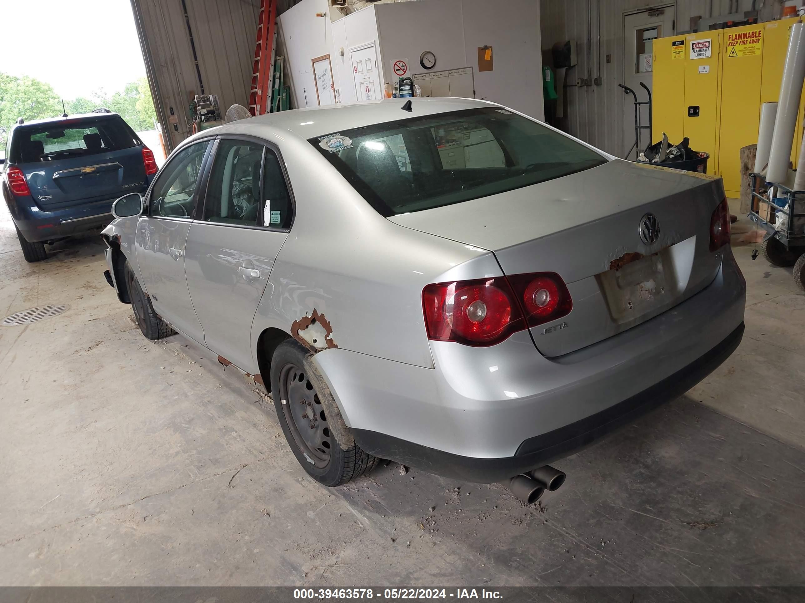 Photo 2 VIN: 3VWHM71K29M140011 - VOLKSWAGEN JETTA 