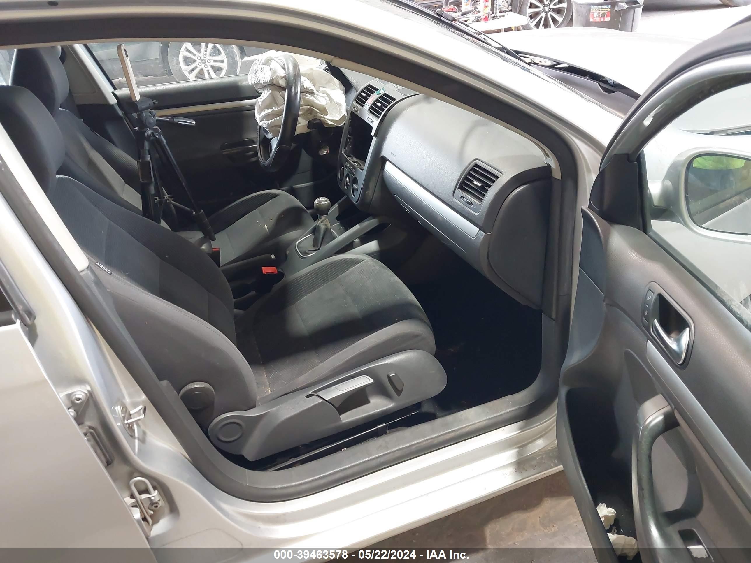 Photo 4 VIN: 3VWHM71K29M140011 - VOLKSWAGEN JETTA 