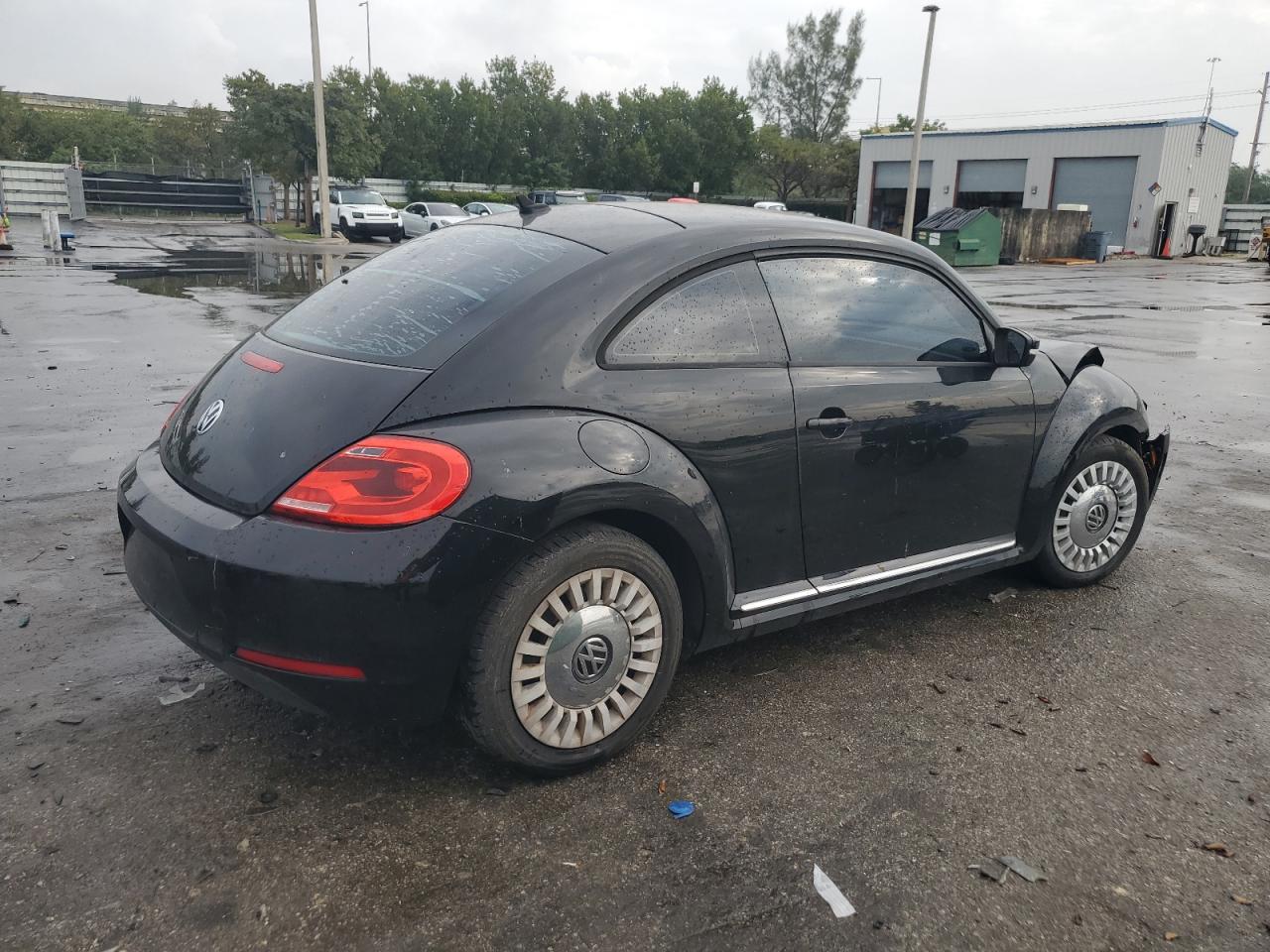 Photo 2 VIN: 3VWJ07AT6FM601079 - VOLKSWAGEN BEETLE 