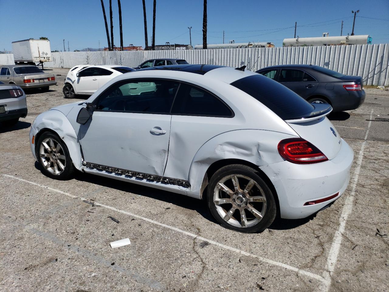 Photo 1 VIN: 3VWJ17AT3HM624867 - VOLKSWAGEN BEETLE 