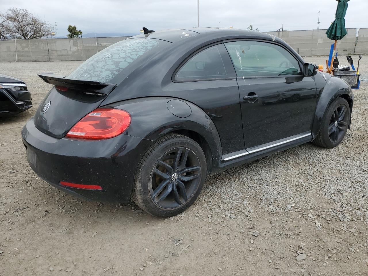 Photo 2 VIN: 3VWJ17AT4FM625877 - VOLKSWAGEN BEETLE 