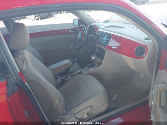 Photo 4 VIN: 3VWJ17AT9FM632128 - VOLKSWAGEN BEETLE 