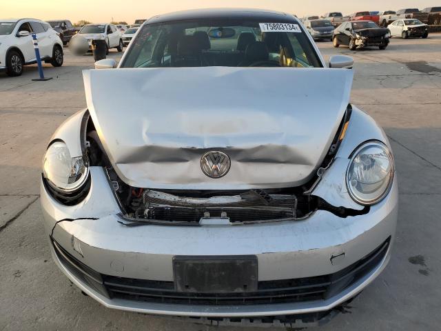 Photo 4 VIN: 3VWJ17ATXEM664956 - VOLKSWAGEN BEETLE 