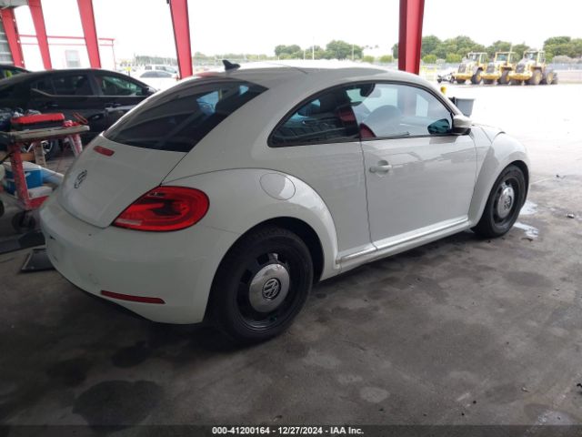 Photo 3 VIN: 3VWJ17ATXFM642182 - VOLKSWAGEN BEETLE 