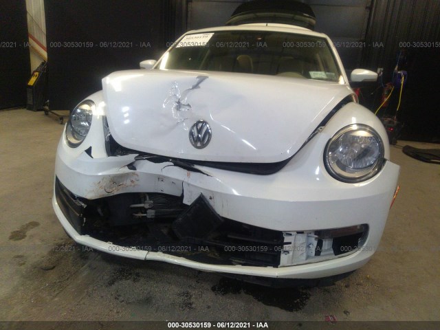 Photo 5 VIN: 3VWJ17ATXGM604596 - VOLKSWAGEN BEETLE 