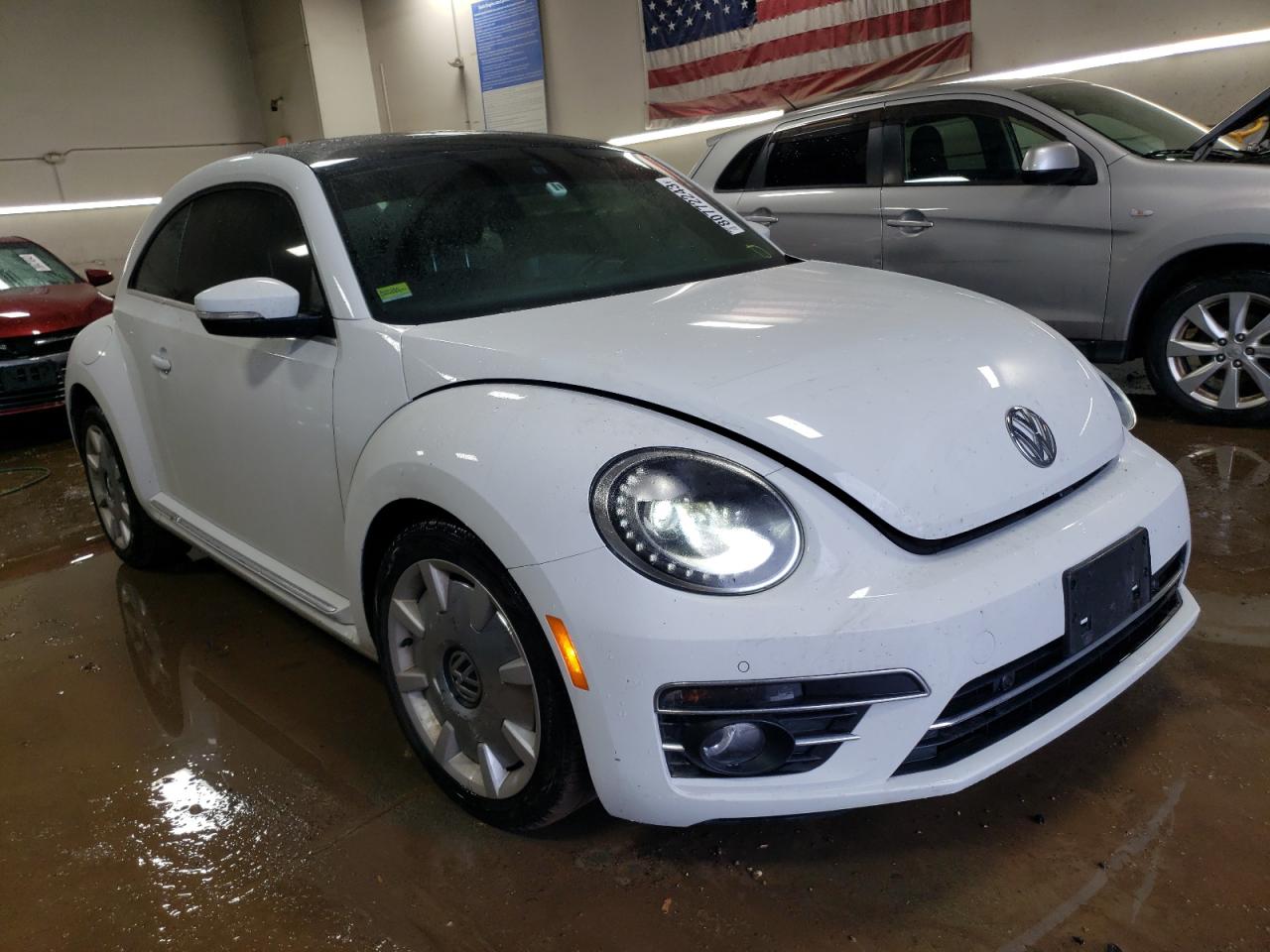 Photo 3 VIN: 3VWJD7AT3KM720304 - VOLKSWAGEN BEETLE 