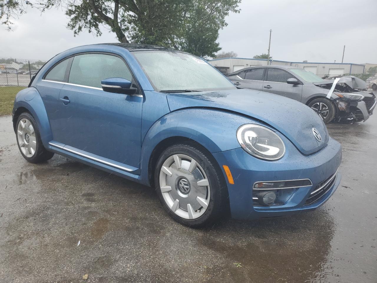 Photo 3 VIN: 3VWJD7AT7KM711217 - VOLKSWAGEN BEETLE 