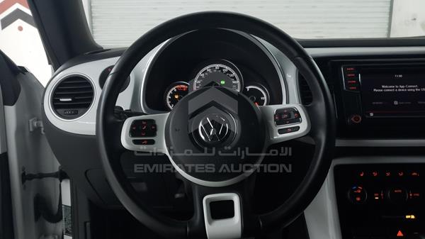 Photo 12 VIN: 3VWJD7AT7KM720046 - VOLKSWAGEN BEETLE 