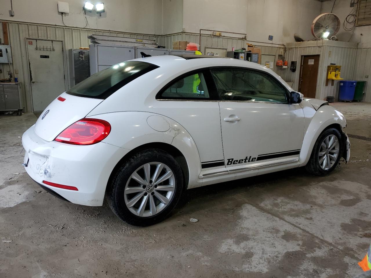 Photo 2 VIN: 3VWJL7AT3EM616323 - VOLKSWAGEN BEETLE 