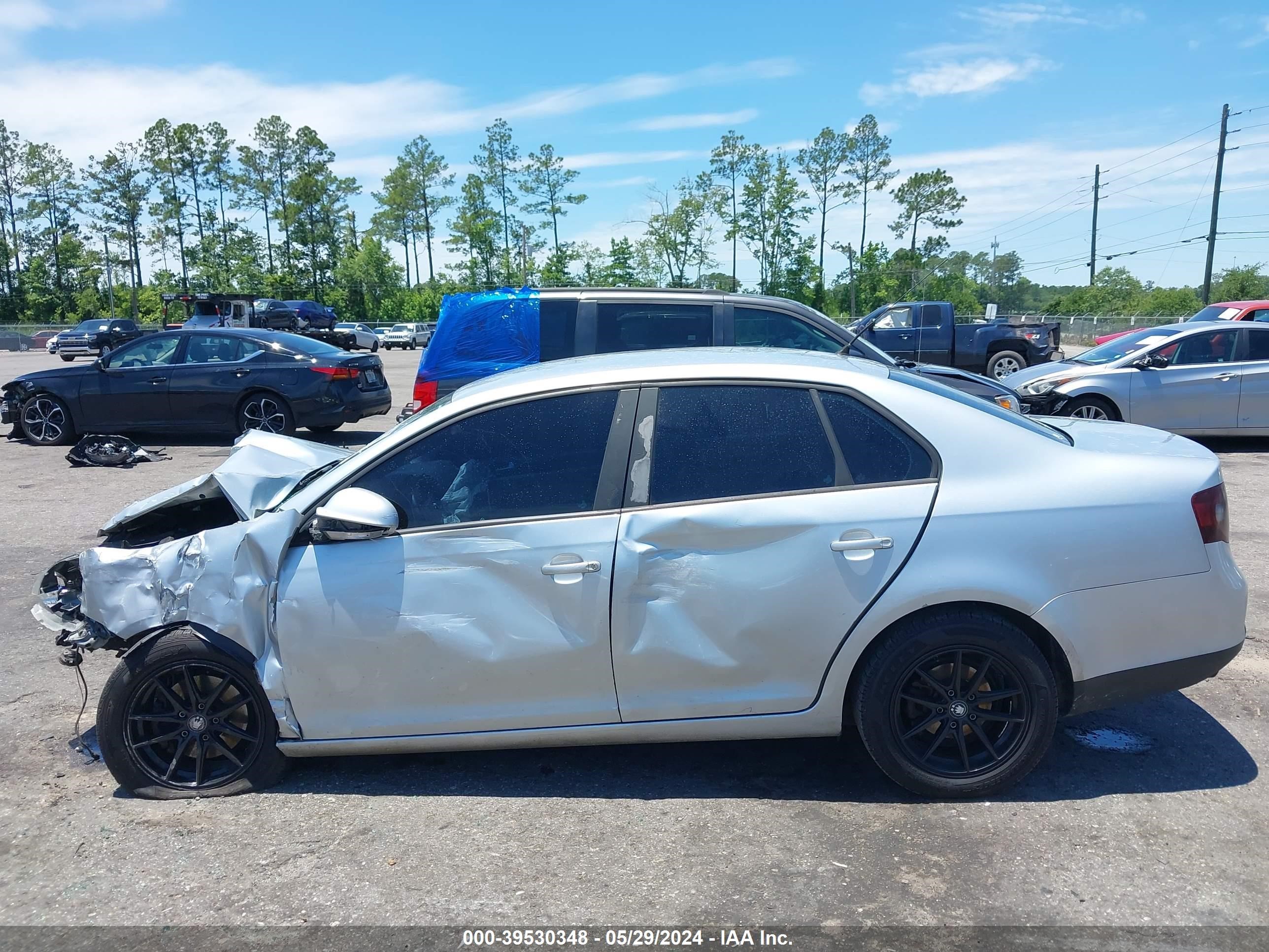 Photo 13 VIN: 3VWJM71K08M090970 - VOLKSWAGEN JETTA 