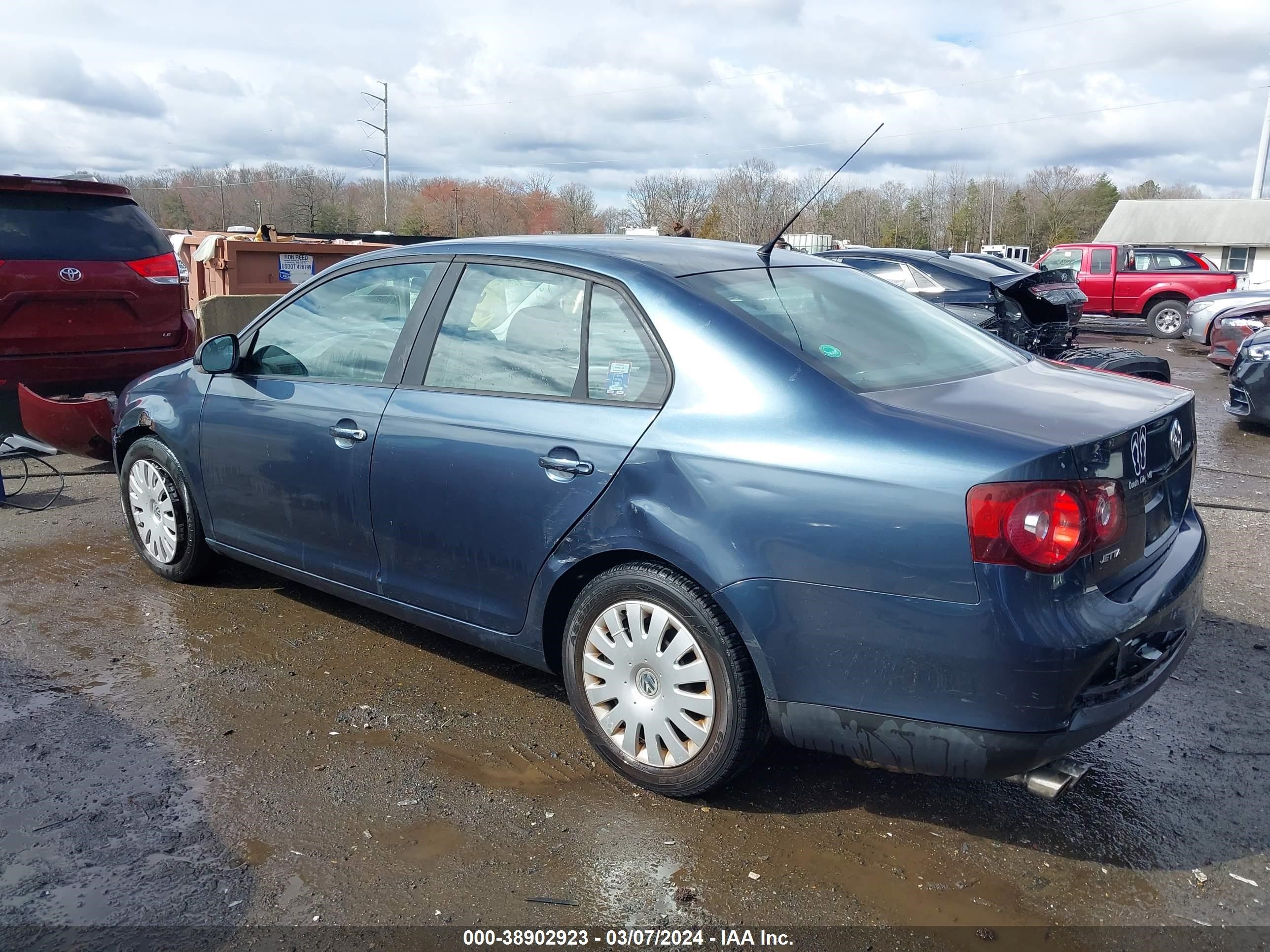 Photo 2 VIN: 3VWJM71K08M113227 - VOLKSWAGEN JETTA 