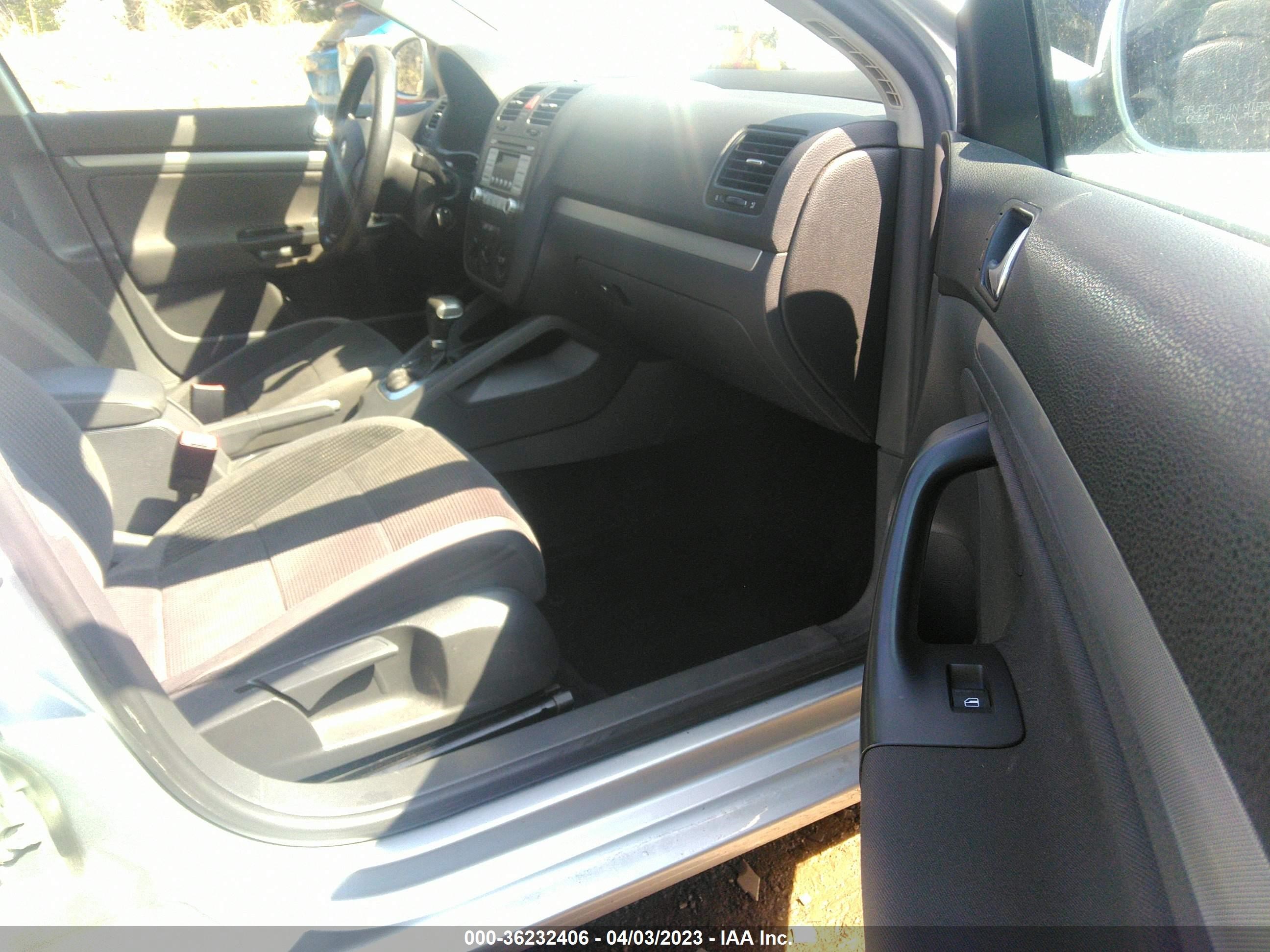 Photo 4 VIN: 3VWJM71K28M157472 - VOLKSWAGEN JETTA 