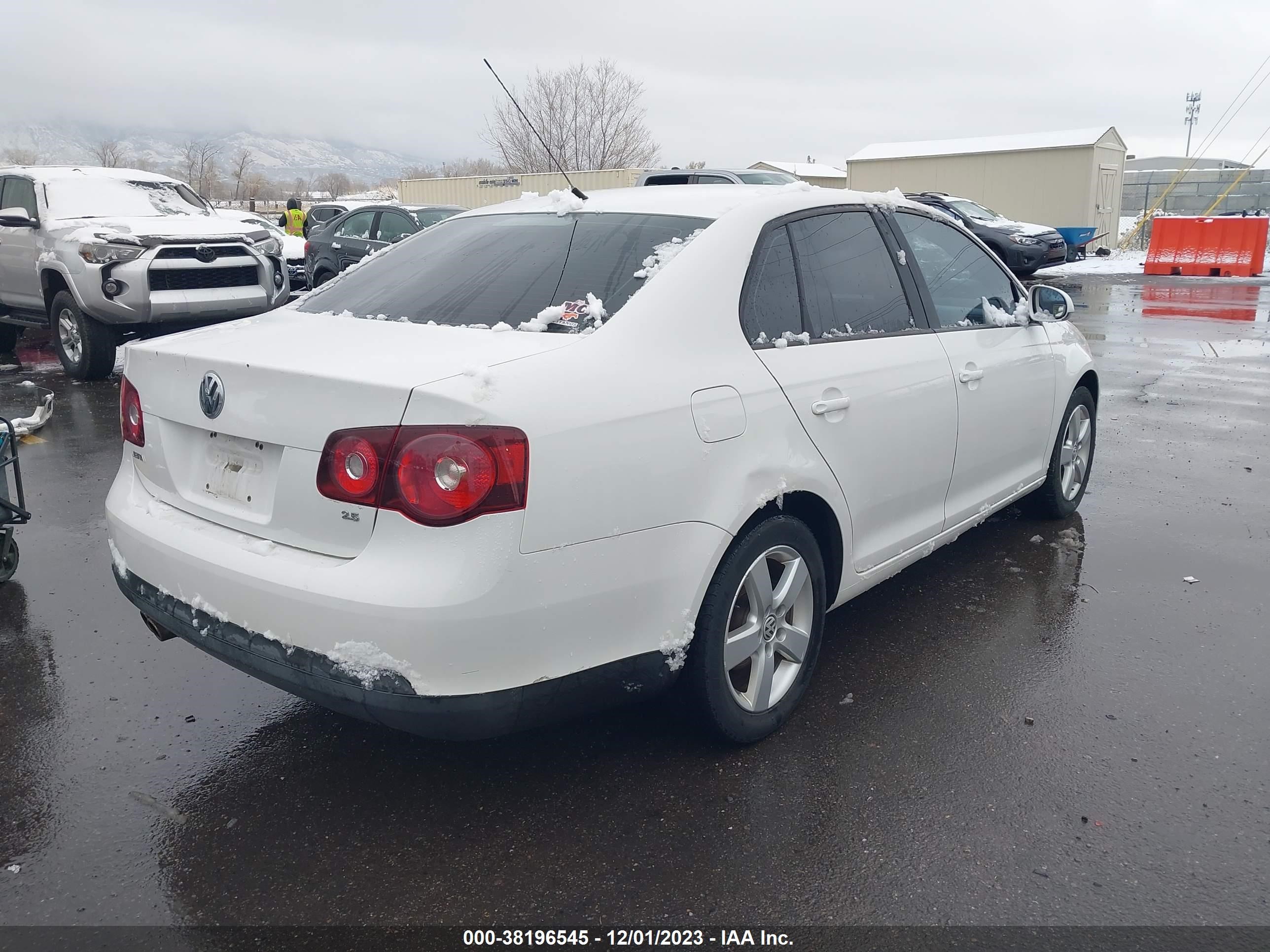 Photo 3 VIN: 3VWJM71K39M138172 - VOLKSWAGEN JETTA 