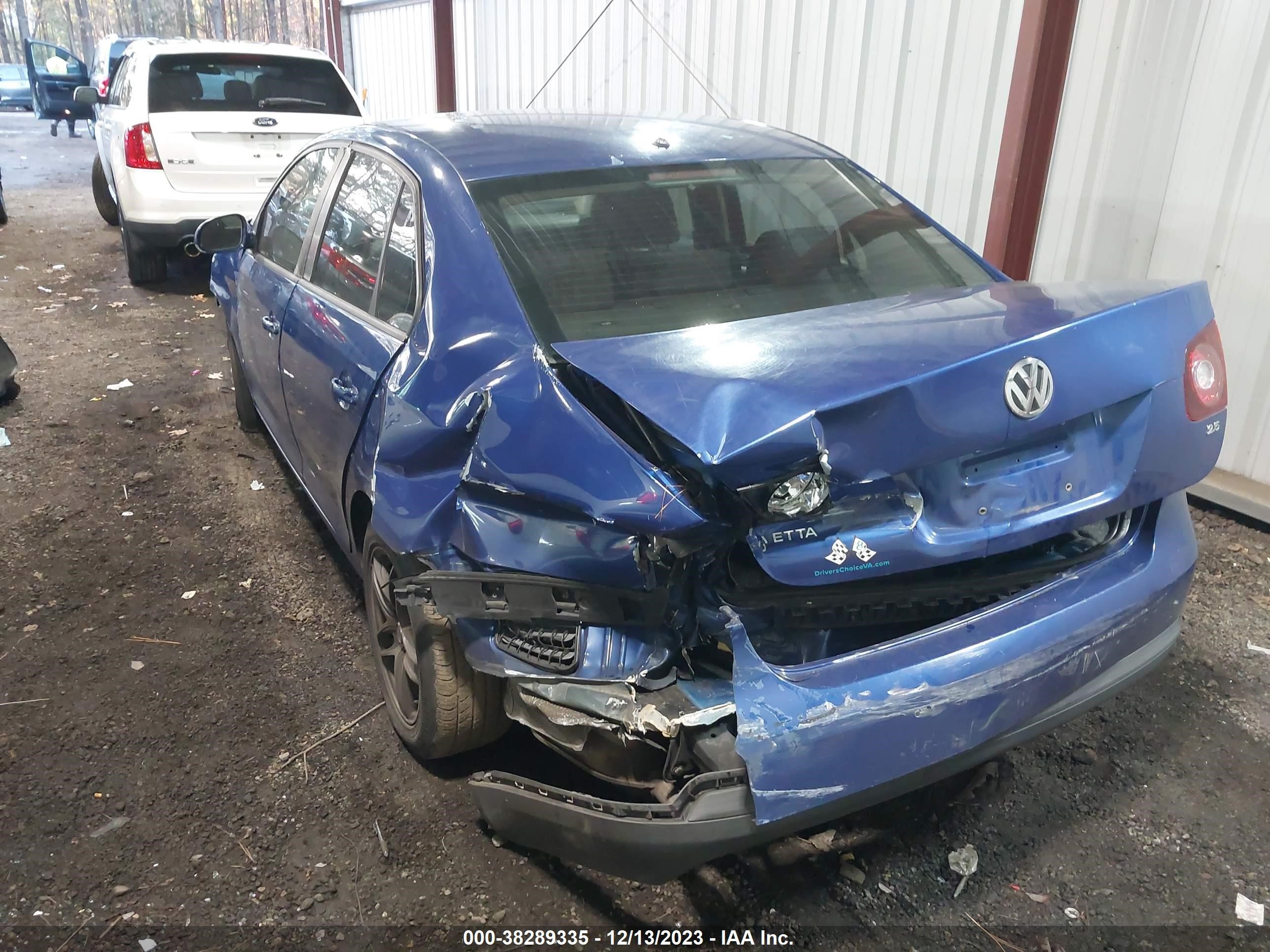 Photo 2 VIN: 3VWJM71K48M070950 - VOLKSWAGEN JETTA 