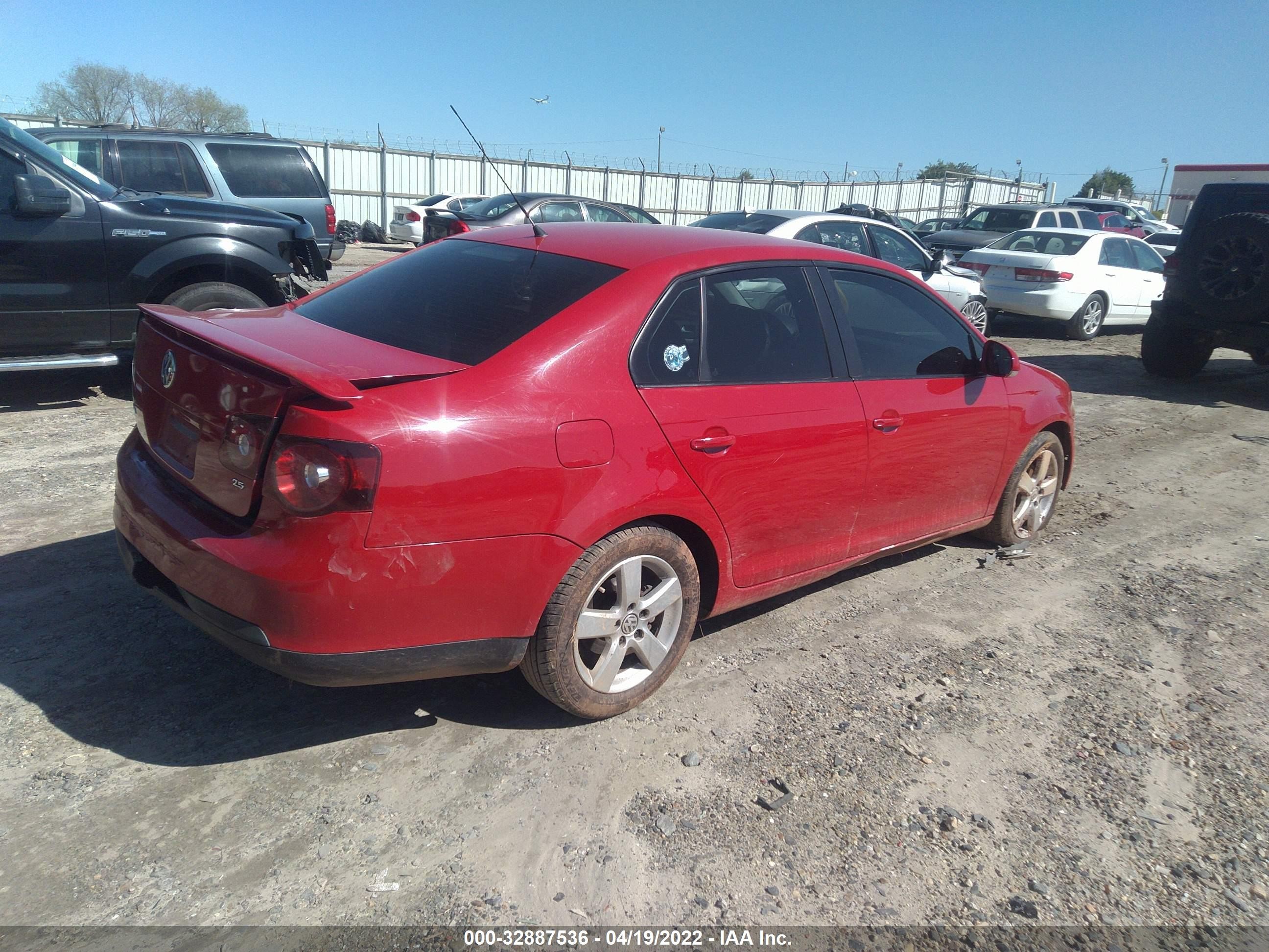 Photo 3 VIN: 3VWJM71K68M166627 - VOLKSWAGEN JETTA 