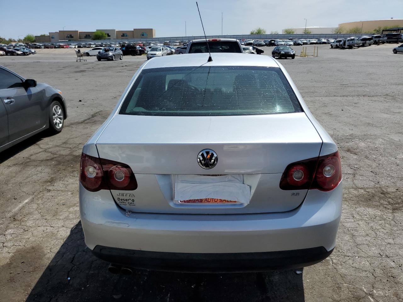 Photo 5 VIN: 3VWJM71K78M103472 - VOLKSWAGEN JETTA 