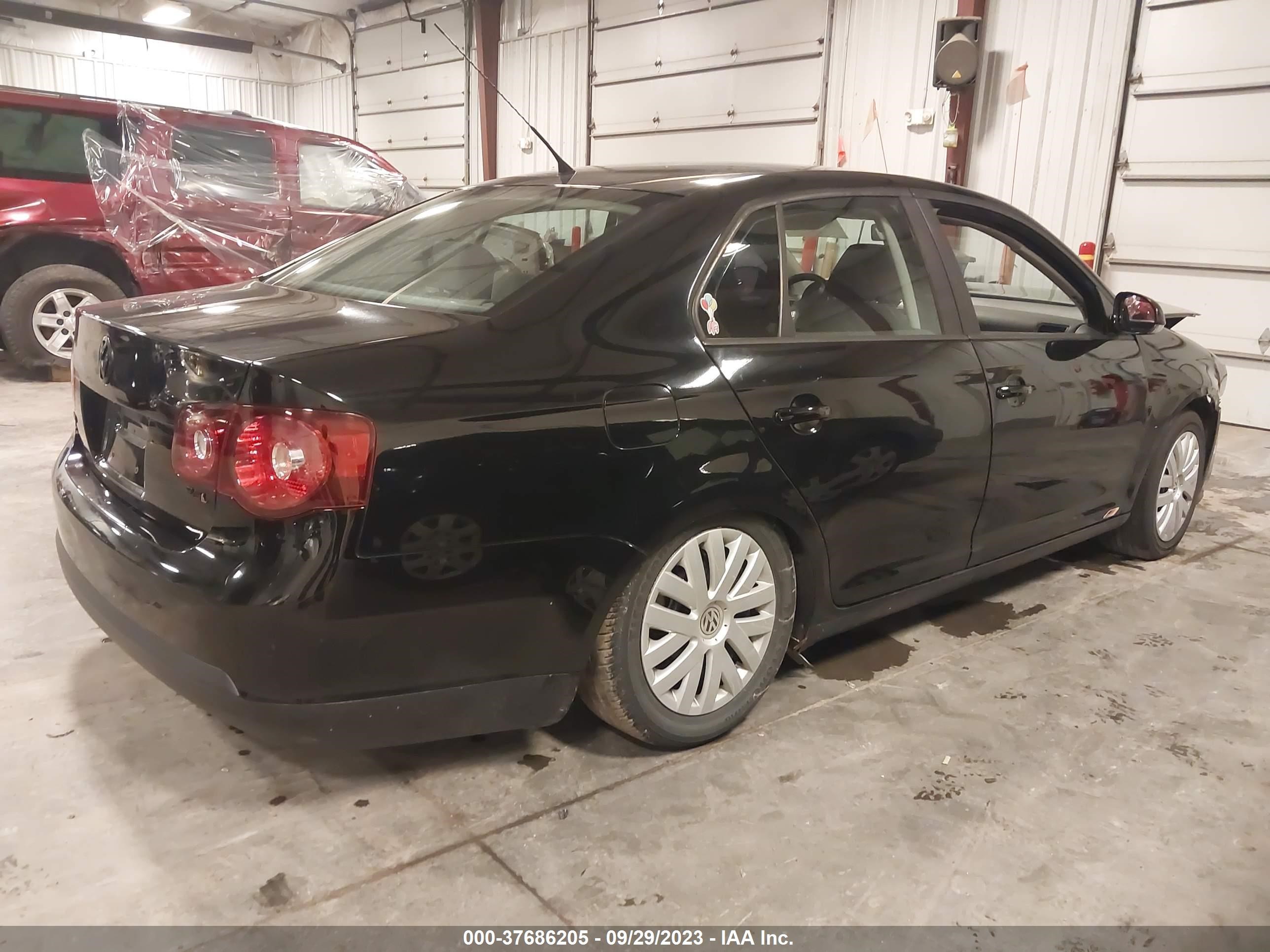 Photo 3 VIN: 3VWJM71KX8M070399 - VOLKSWAGEN JETTA 