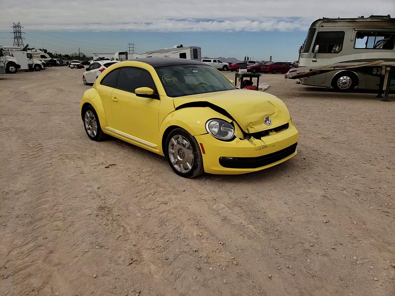 Photo 10 VIN: 3VWJP7AT3CM658931 - VOLKSWAGEN BEETLE 