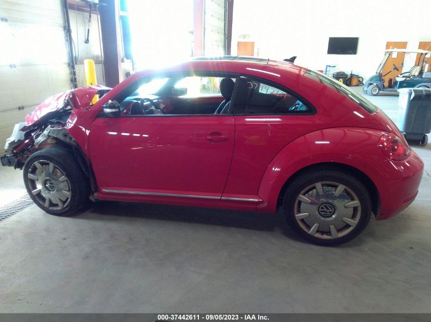 Photo 12 VIN: 3VWJP7AT4CM664611 - VOLKSWAGEN BEETLE 