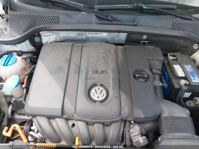 Photo 9 VIN: 3VWJP7AT4DM601557 - VOLKSWAGEN BEETLE 