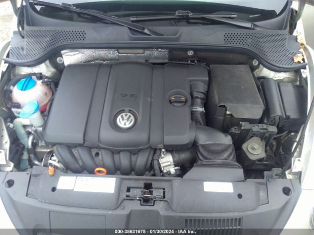 Photo 9 VIN: 3VWJP7AT7CM646278 - VOLKSWAGEN BEETLE 