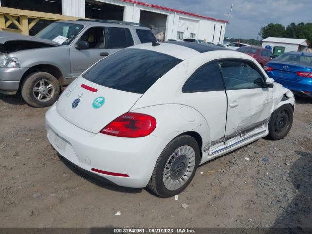 Photo 3 VIN: 3VWJP7ATXDM671869 - VOLKSWAGEN BEETLE 