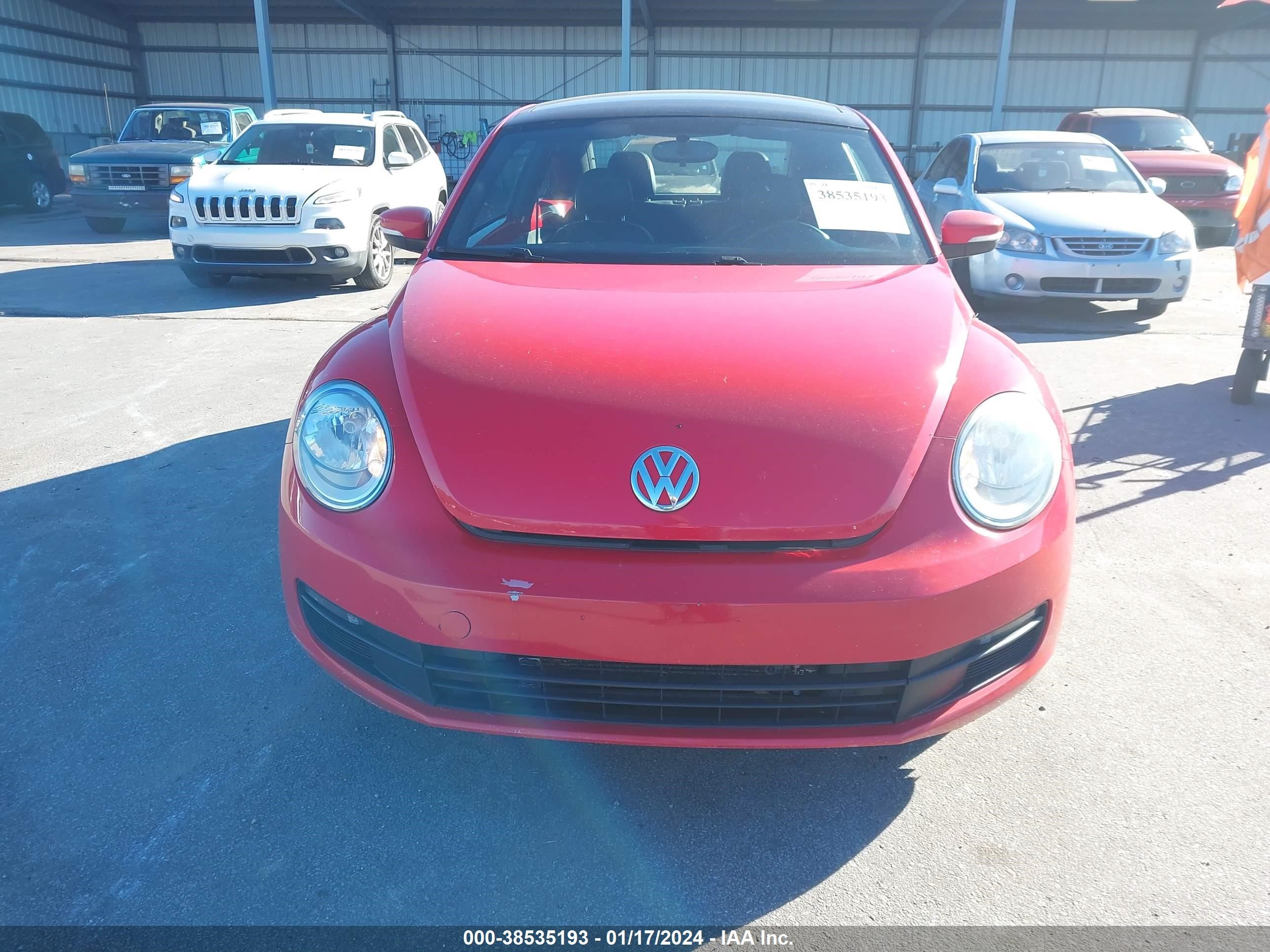 Photo 5 VIN: 3VWJP7ATXDM682001 - VOLKSWAGEN BEETLE 