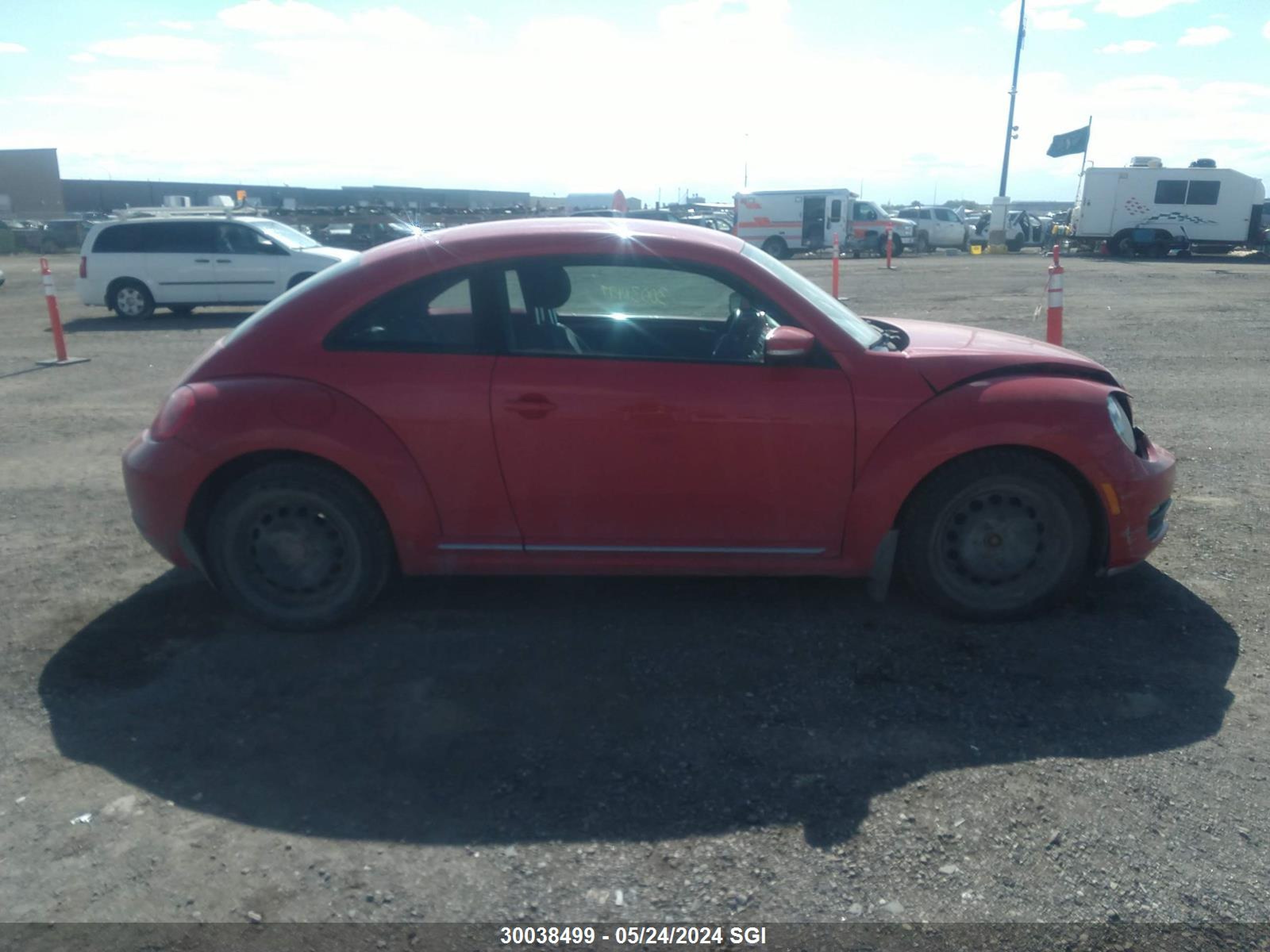 Photo 12 VIN: 3VWJX7AT3DM665346 - VOLKSWAGEN BEETLE 